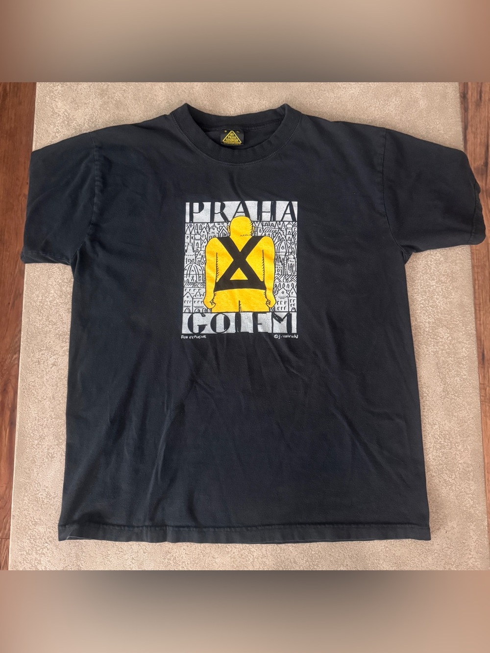 Art Praha Handmade Fun Explosive Praha Golf Graphic Tee XL